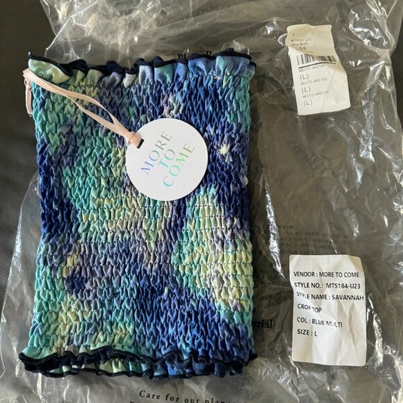 More to Come | NWT Savannah Crop Top Blue Multi Size Large - Picture 6 of 11